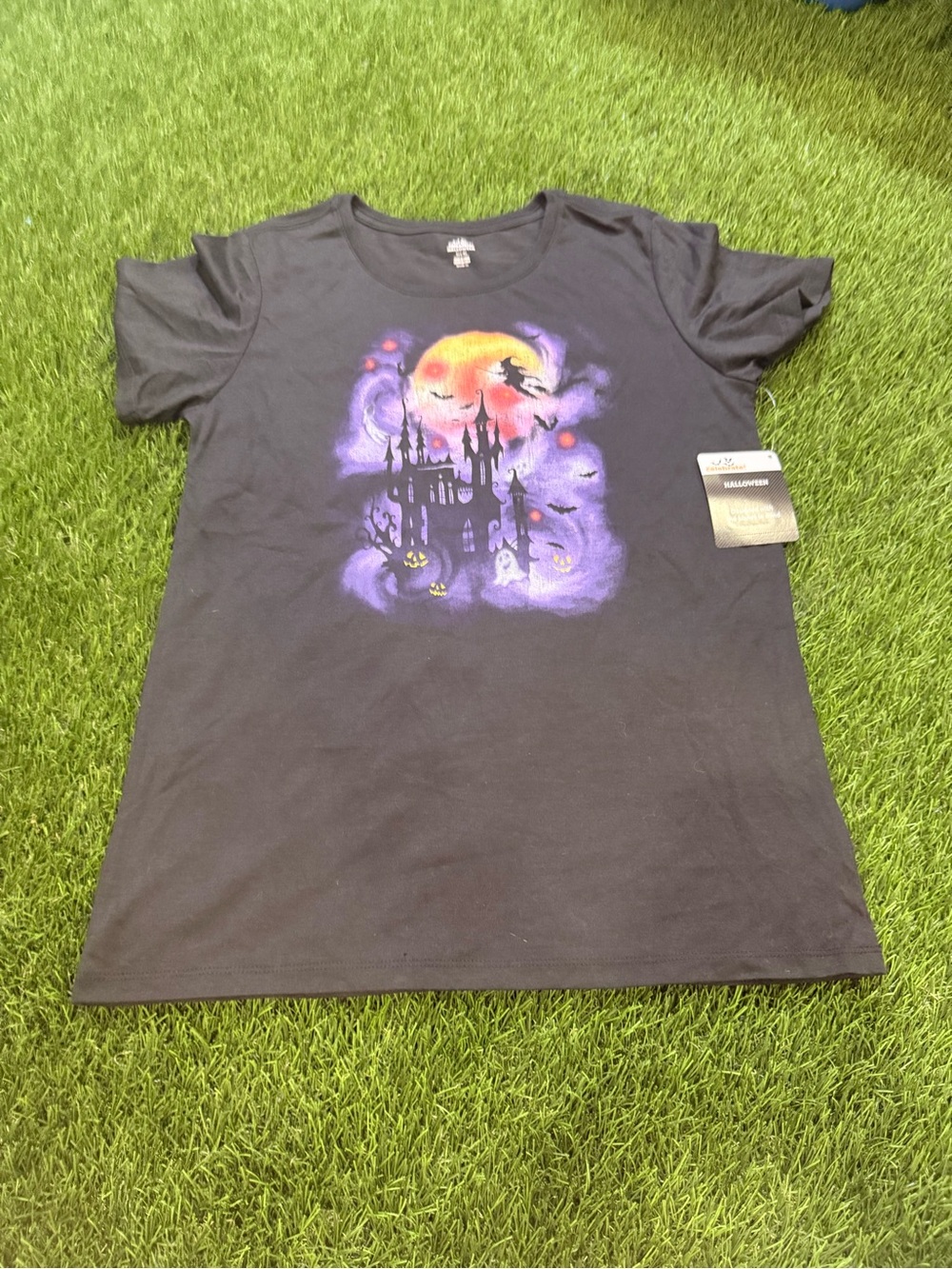 Way to Celebrate! spooky Halloween t-shirt